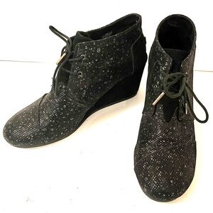 TOMS Desert Wedge Suede Heel Booties Black Shimmer Lace Up Ankle Boots Size 12